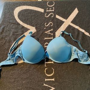 Victoria’s Secret 38D